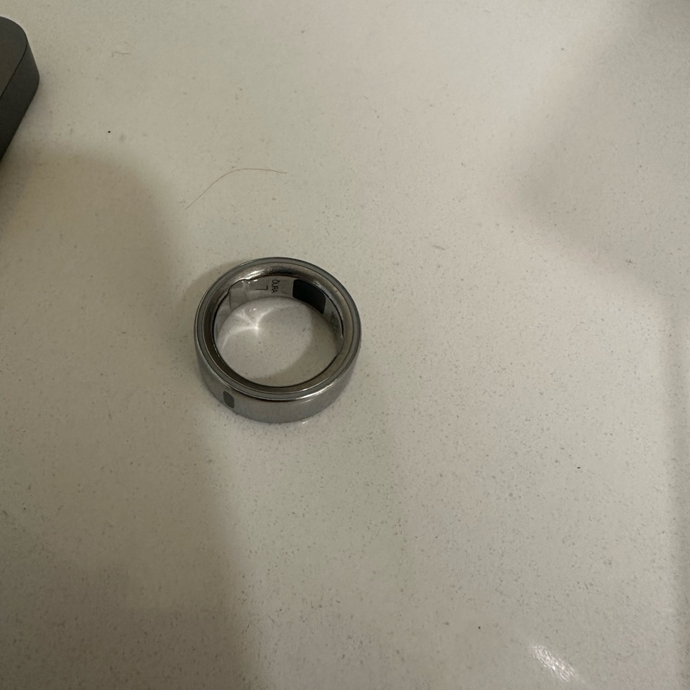 Oura Ring 4 (Silver), Size 7